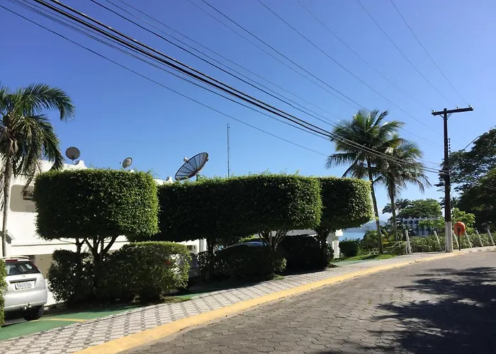 Ubatuba Vista para o mar e pé na areia - Praia das Toninhas